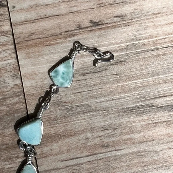 Elegant Silver and Blue Stone bracelet. - Picture 4 of 4